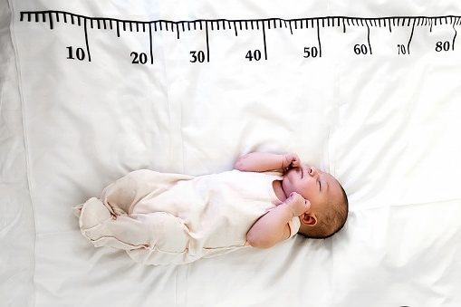 چطور سایز لباس نوزادی مناسب را بفهمیم؟
